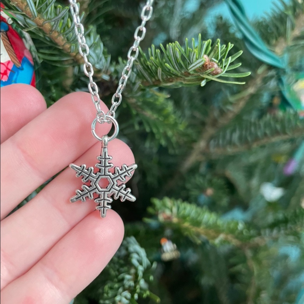 ❄️snowflake necklace❄️